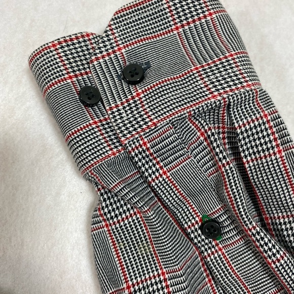 Tommy Hilfiger Plaid Shirt button Down shirt collared long sleeves  Frayed Top - Picture 4 of 9